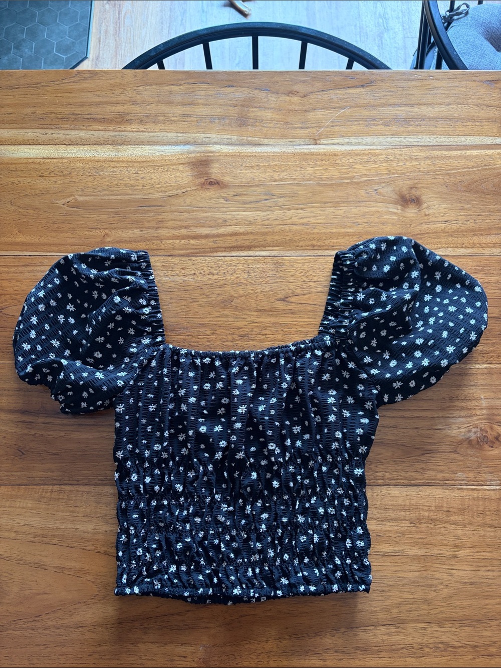 Elodie Black Puff Sleeve Smocked Crop Top with White Daisy Print